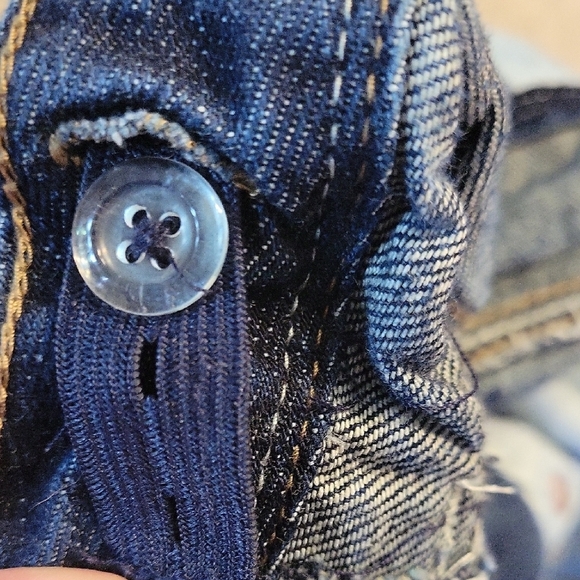 Old Navy Blue Denim Shorts with Classic Styling Size 6 - Picture 9 of 9